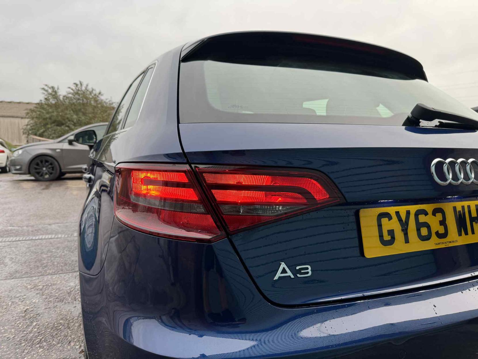 Audi A3 1.6 TDI Sport Sportback 5dr Diesel Manual Euro 5 (s/s) (105 ps)