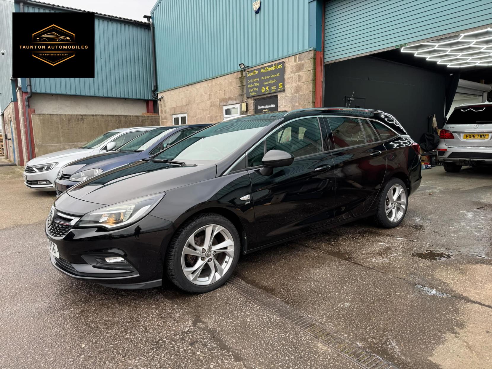 Vauxhall Astra 1.4i Turbo SRi Sports Tourer 5dr Petrol Manual Euro 6 (150 ps)