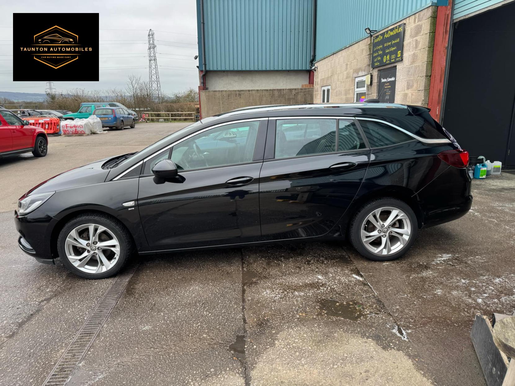 Vauxhall Astra 1.4i Turbo SRi Sports Tourer 5dr Petrol Manual Euro 6 (150 ps)