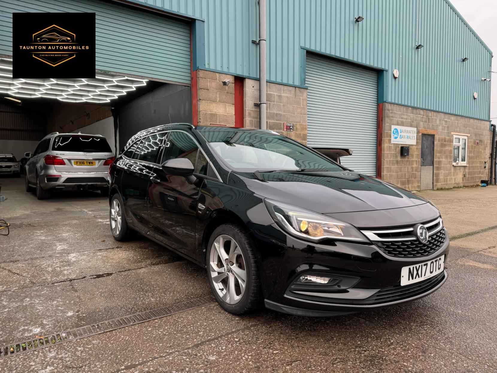 Vauxhall Astra 1.4i Turbo SRi Sports Tourer 5dr Petrol Manual Euro 6 (150 ps)