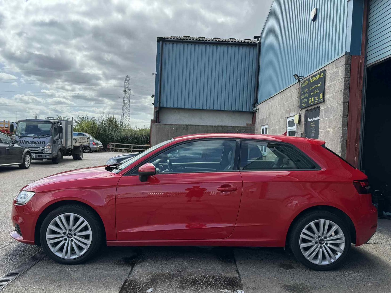 Audi A3 1.6 TDI SE Technik Hatchback 3dr Diesel Manual Euro 6 (s/s) (110 ps)