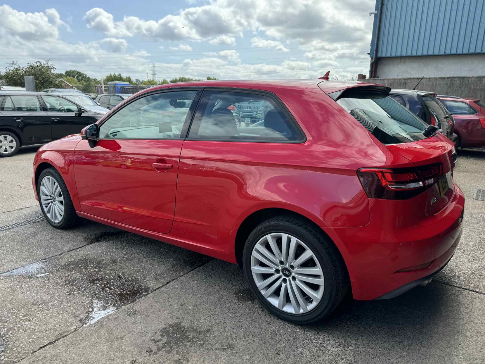 Audi A3 1.6 TDI SE Technik Hatchback 3dr Diesel Manual Euro 6 (s/s) (110 ps)