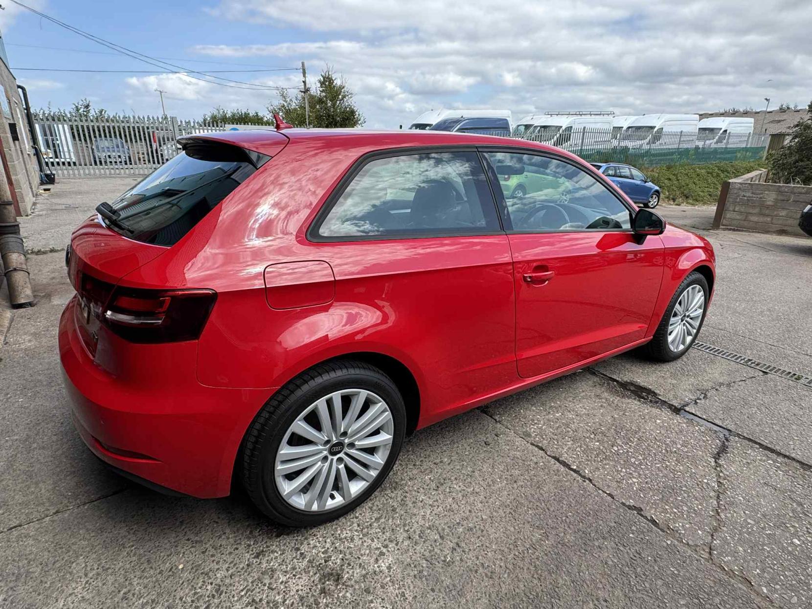 Audi A3 1.6 TDI SE Technik Hatchback 3dr Diesel Manual Euro 6 (s/s) (110 ps)