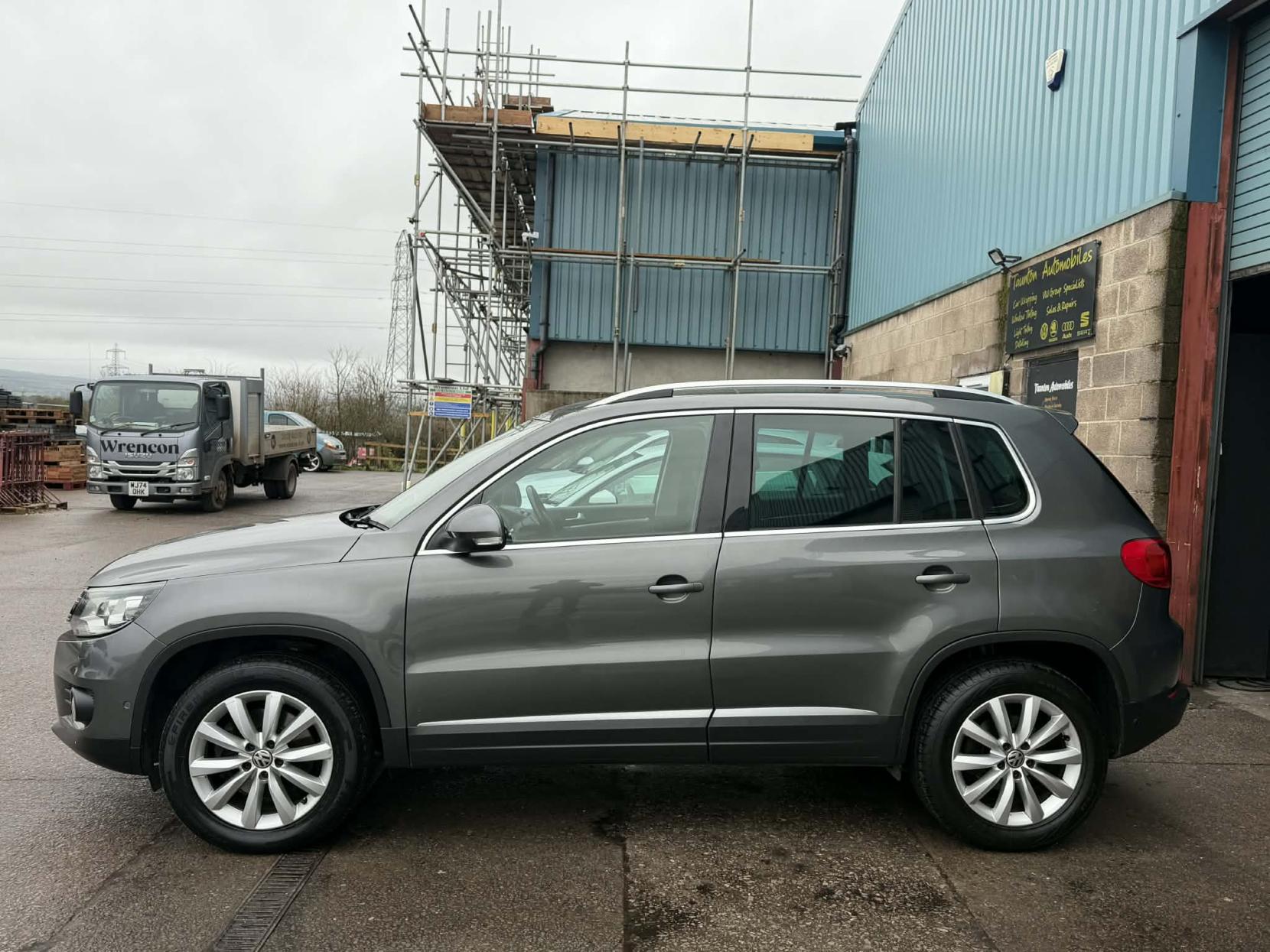 Volkswagen Tiguan 2.0 TDI BlueMotion Tech Match SUV 5dr Diesel DSG 4WD Euro 5 (s/s) (177 ps)