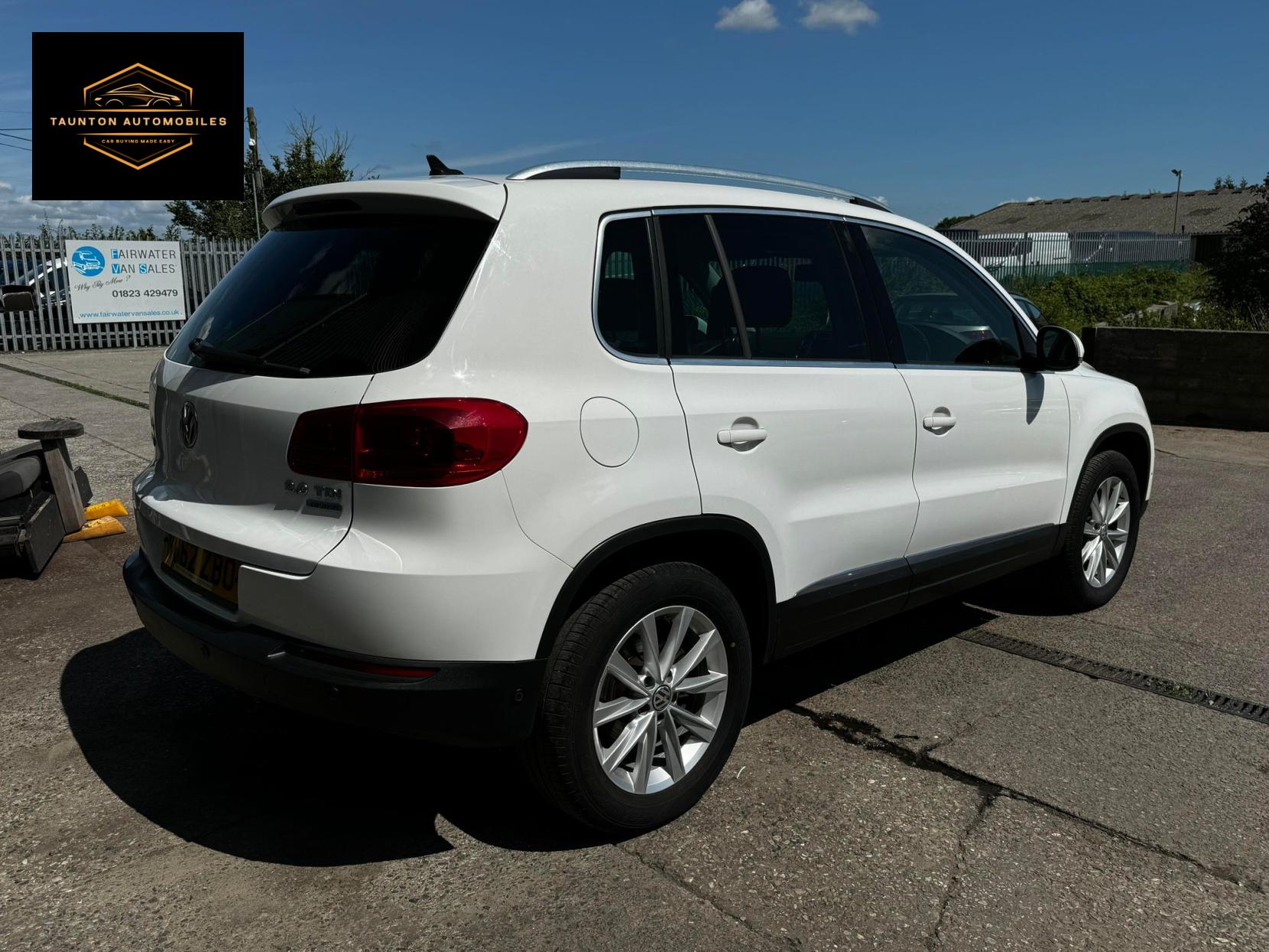 Volkswagen Tiguan 2.0 TDI BlueMotion Tech SE SUV 5dr Diesel Manual 4WD Euro 5 (s/s) (140 ps)