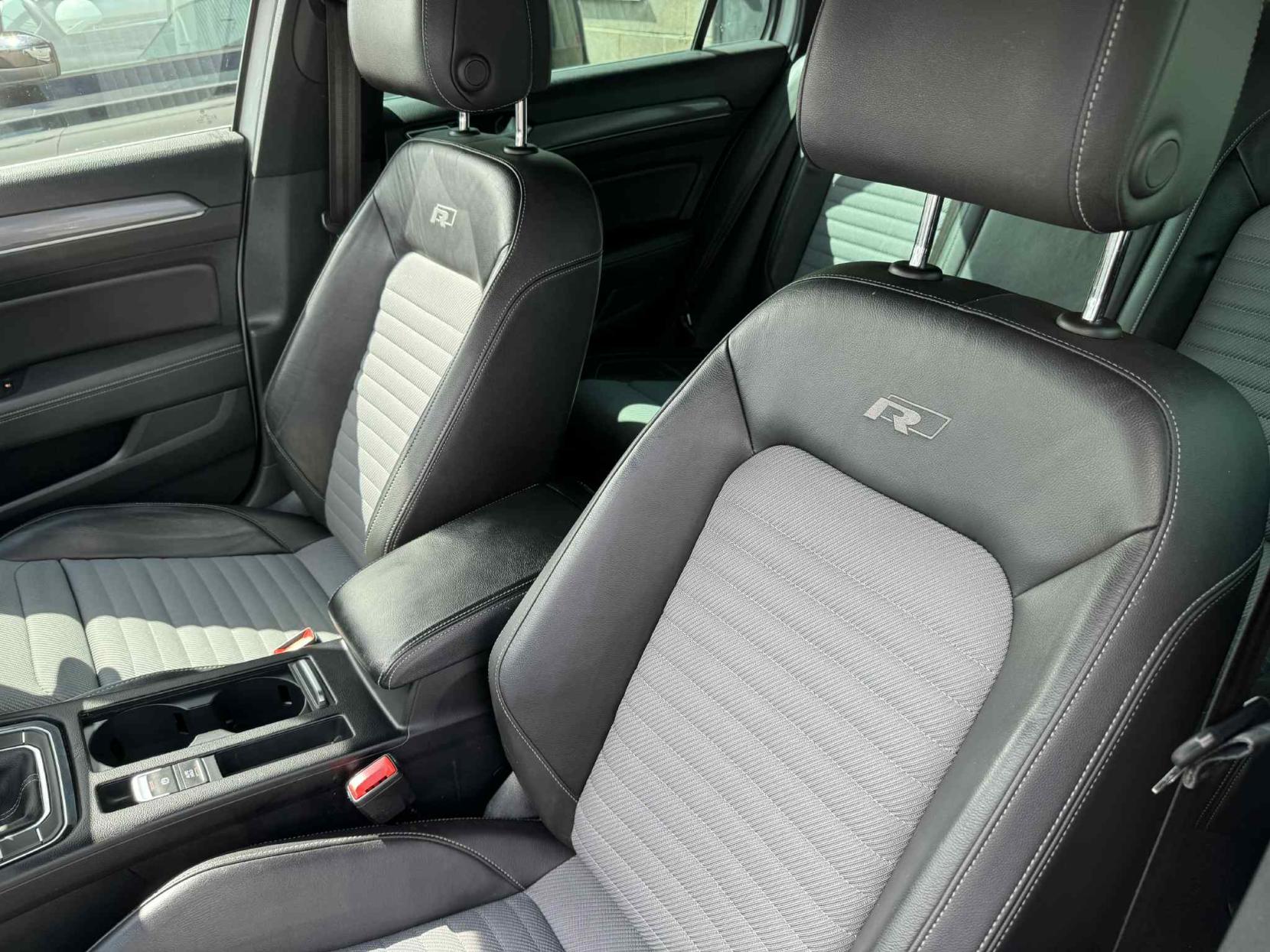 Volkswagen Passat 2.0 TDI BlueMotion Tech R-Line Estate 5dr Diesel Manual Euro 6 (s/s) (150 ps)