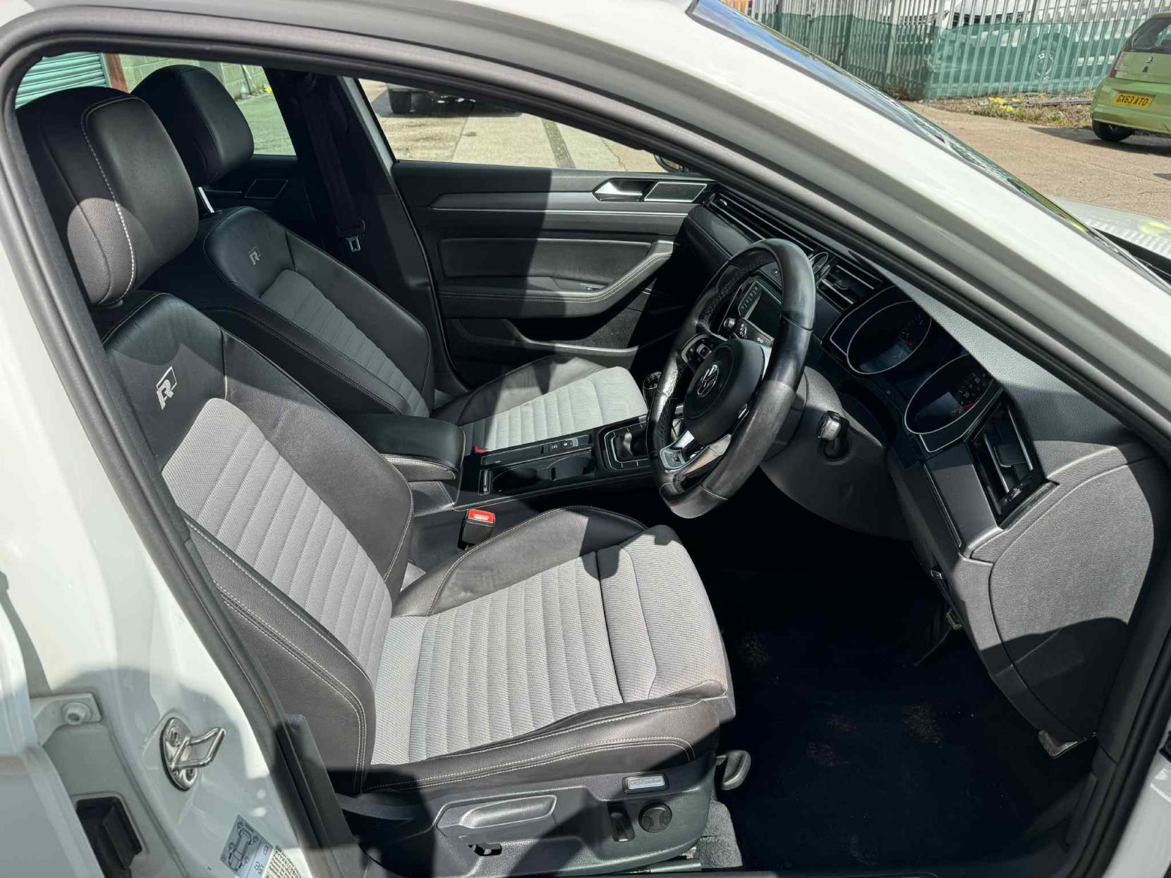 Volkswagen Passat 2.0 TDI BlueMotion Tech R-Line Estate 5dr Diesel Manual Euro 6 (s/s) (150 ps)