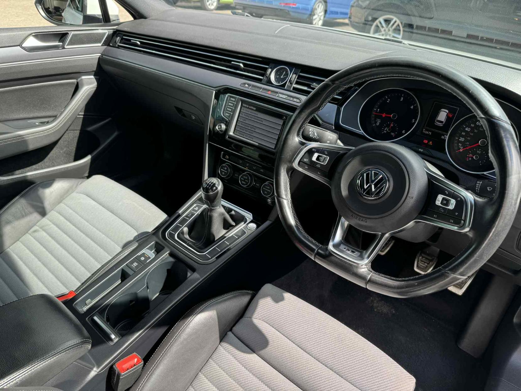 Volkswagen Passat 2.0 TDI BlueMotion Tech R-Line Estate 5dr Diesel Manual Euro 6 (s/s) (150 ps)