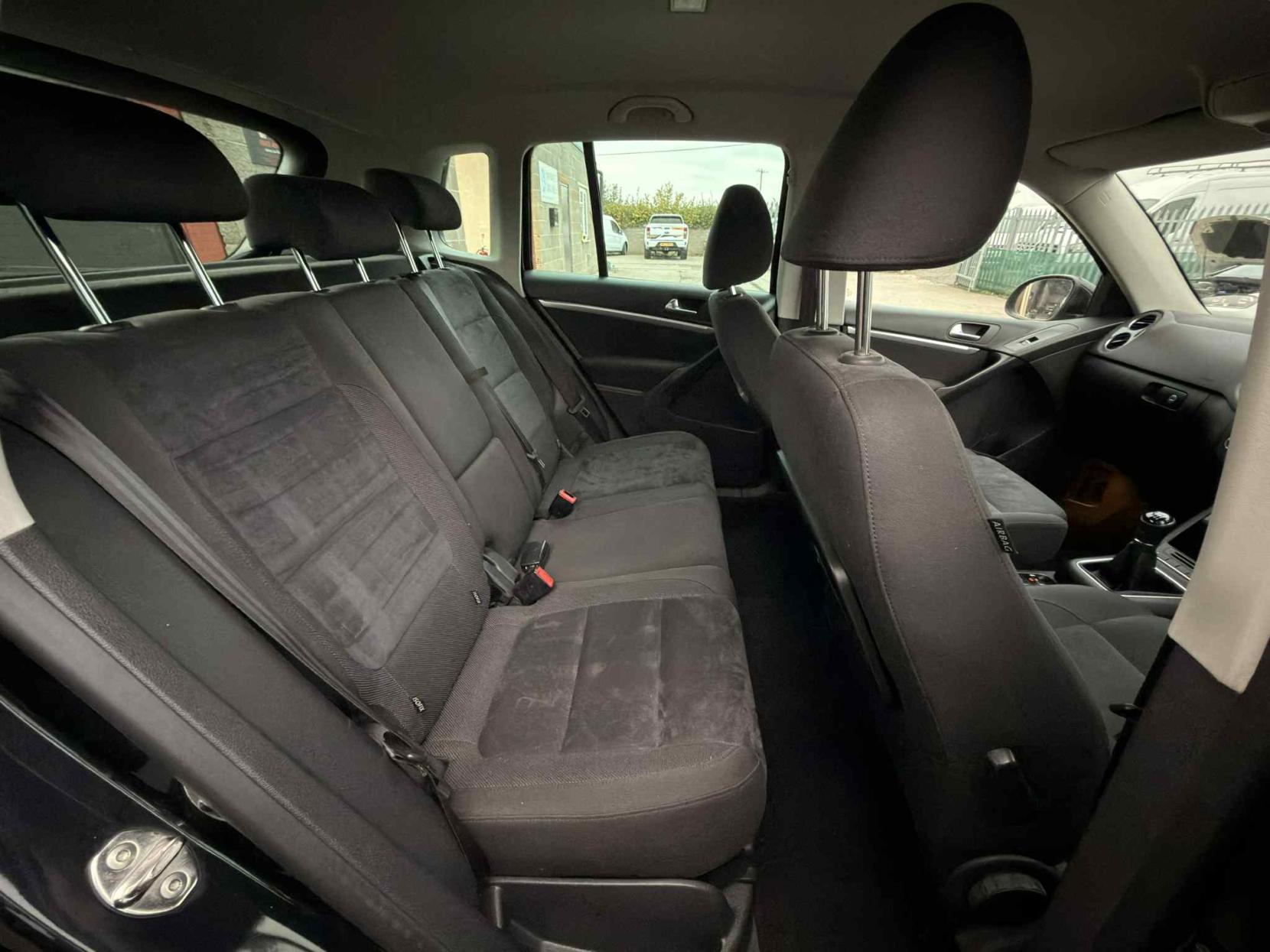 Volkswagen Tiguan 2.0 TDI BlueMotion Tech Sport SUV 5dr Diesel Manual 2WD Euro 5 (s/s) (140 ps)