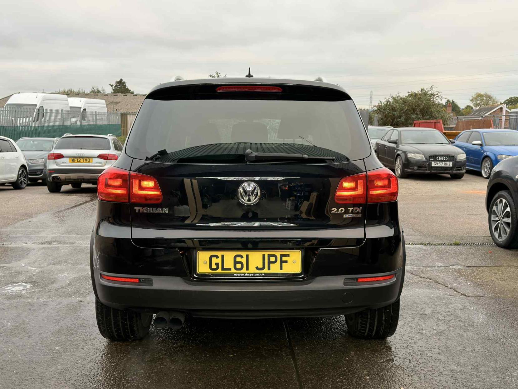 Volkswagen Tiguan 2.0 TDI BlueMotion Tech Sport SUV 5dr Diesel Manual 2WD Euro 5 (s/s) (140 ps)