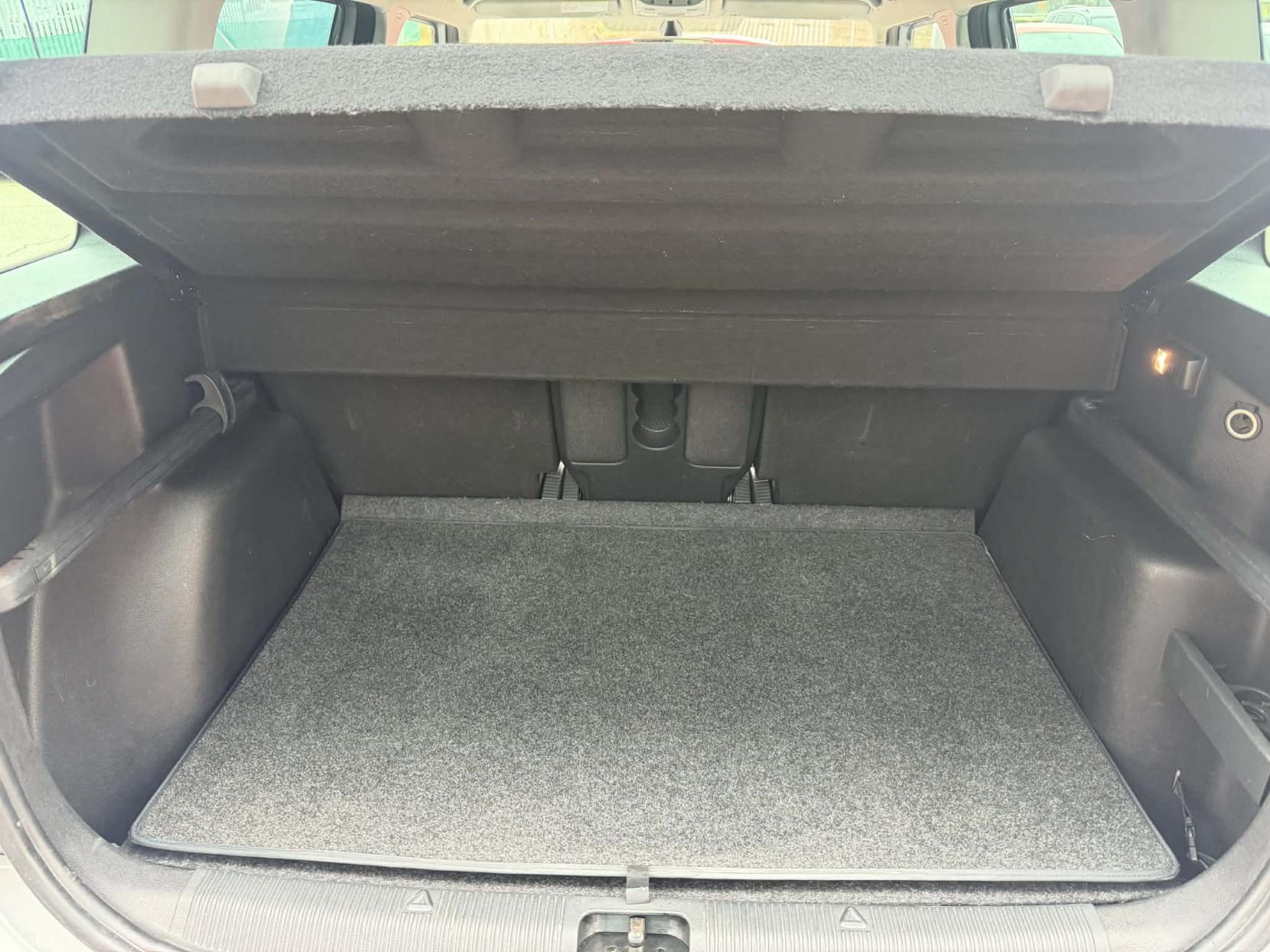 Skoda Yeti 2.0 TDI SE Drive Outdoor 5dr Diesel DSG 4WD Euro 6 (s/s) (150 ps)