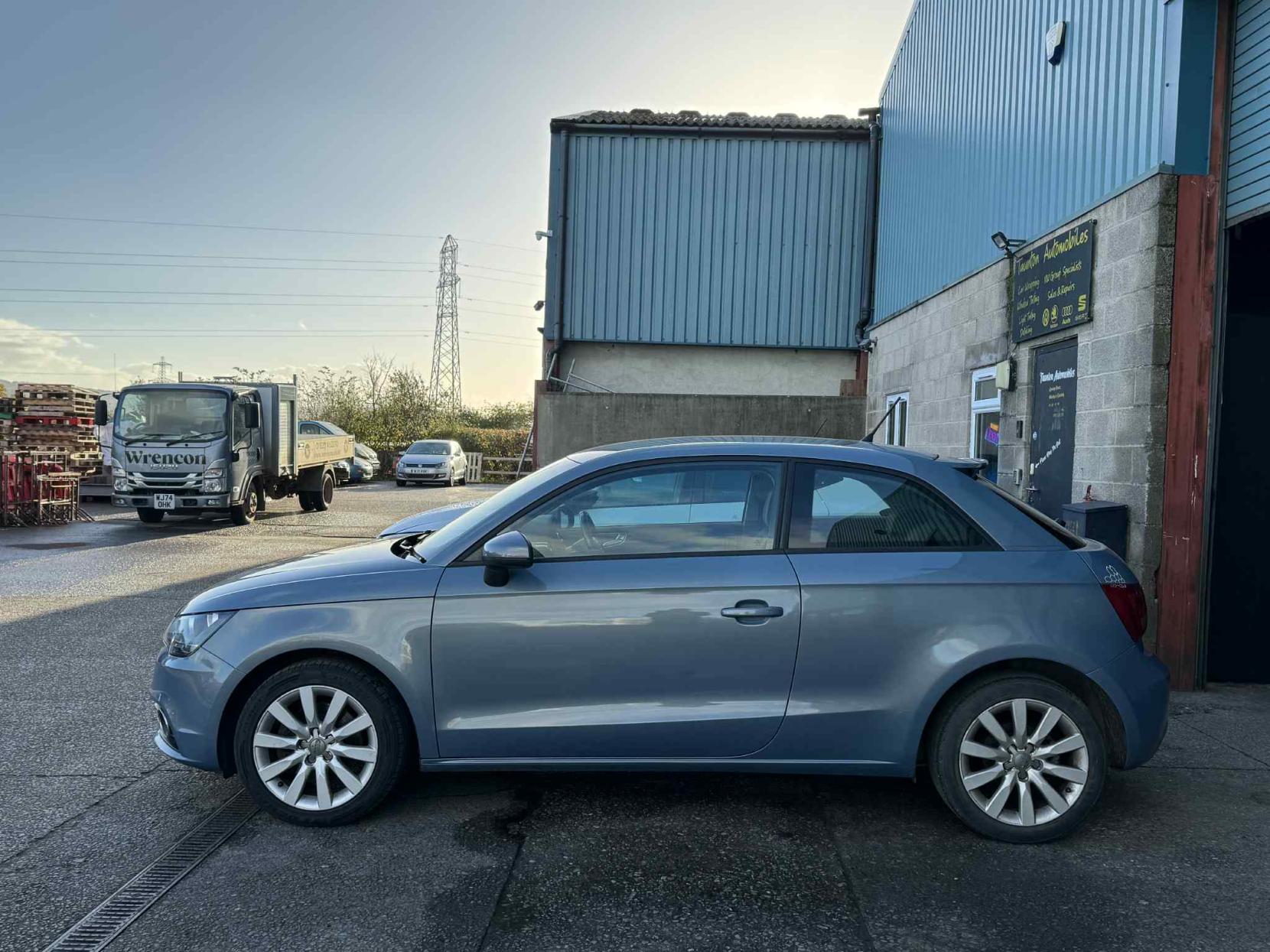 Audi A1 1.6 TDI Sport Hatchback 3dr Diesel Manual Euro 5 (s/s) (105 ps)