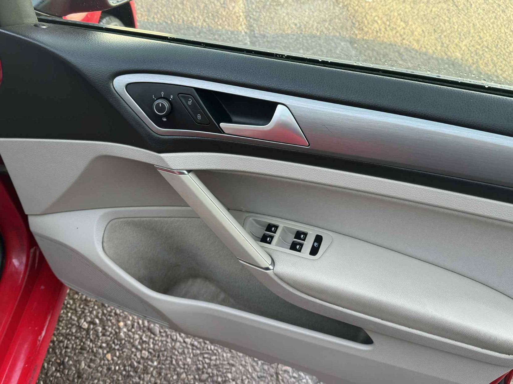 Volkswagen Golf 1.6 TDI BlueMotion Tech SE Estate 5dr Diesel Manual Euro 5 (s/s) (105 ps)