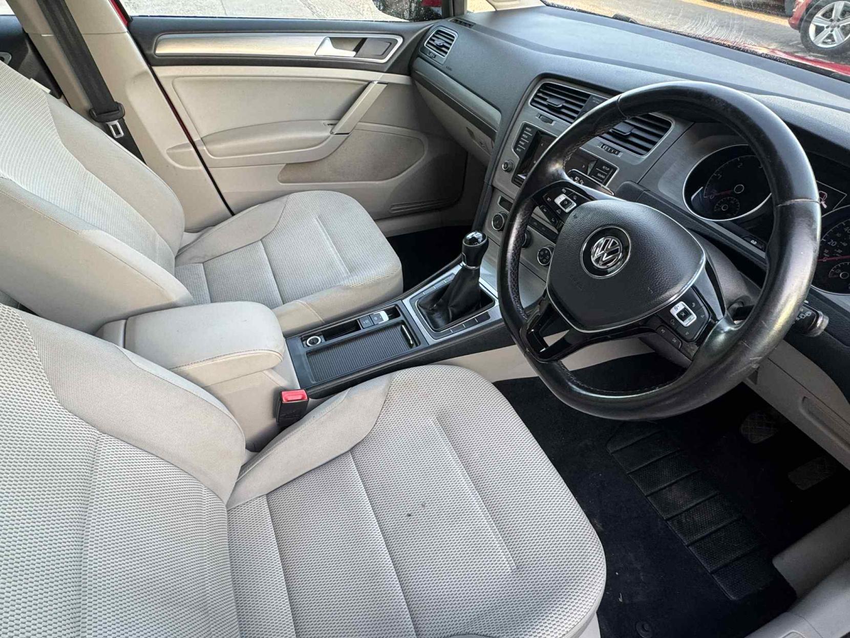 Volkswagen Golf 1.6 TDI BlueMotion Tech SE Estate 5dr Diesel Manual Euro 5 (s/s) (105 ps)