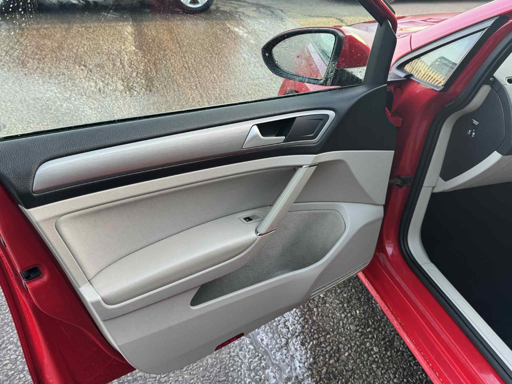 Volkswagen Golf 1.6 TDI BlueMotion Tech SE Estate 5dr Diesel Manual Euro 5 (s/s) (105 ps)