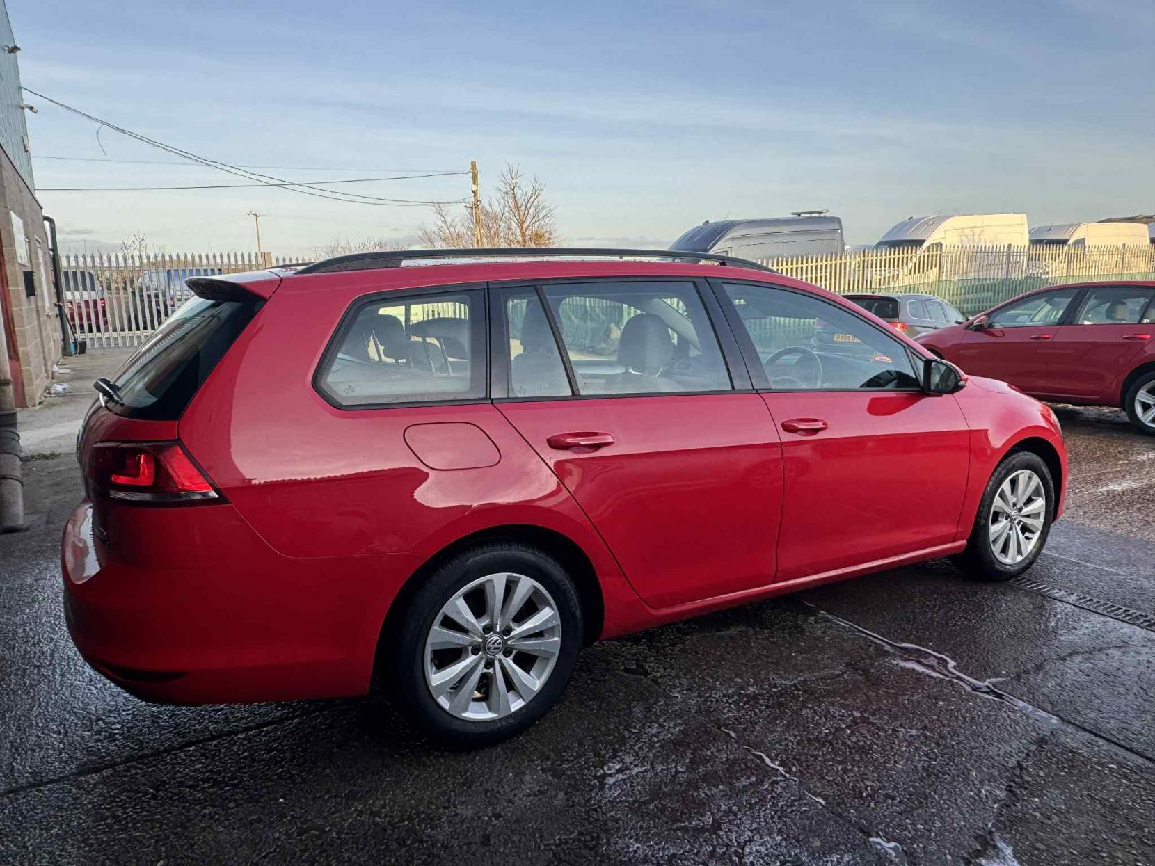 Volkswagen Golf 1.6 TDI BlueMotion Tech SE Estate 5dr Diesel Manual Euro 5 (s/s) (105 ps)