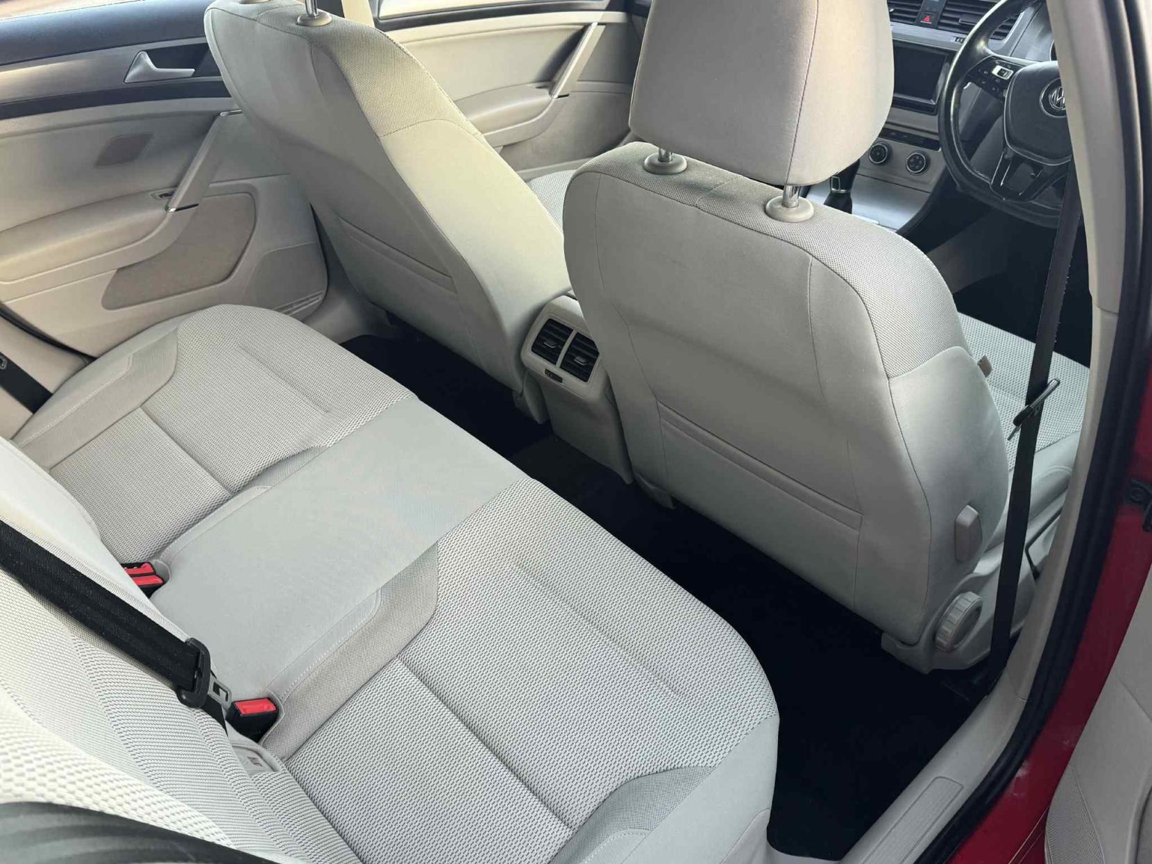 Volkswagen Golf 1.6 TDI BlueMotion Tech SE Estate 5dr Diesel Manual Euro 5 (s/s) (105 ps)