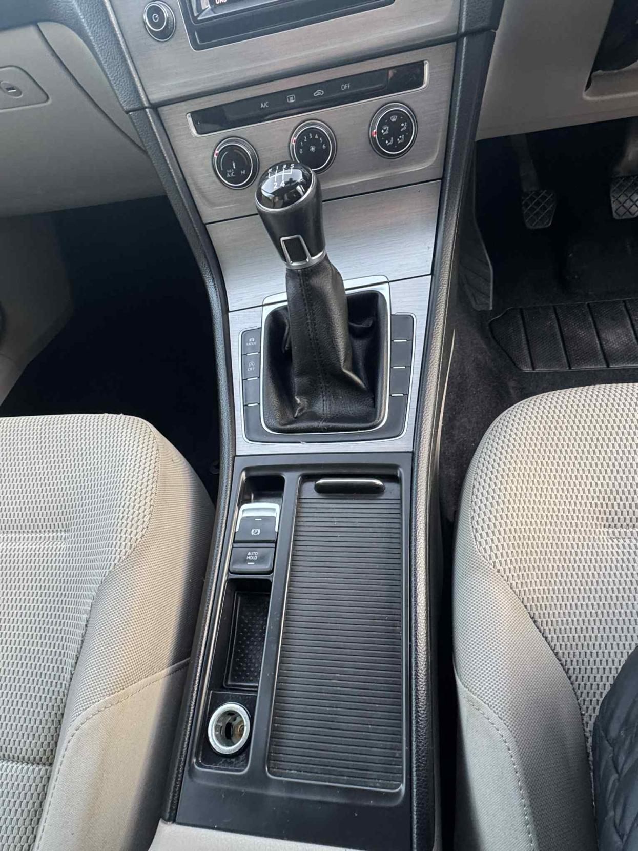 Volkswagen Golf 1.6 TDI BlueMotion Tech SE Estate 5dr Diesel Manual Euro 5 (s/s) (105 ps)