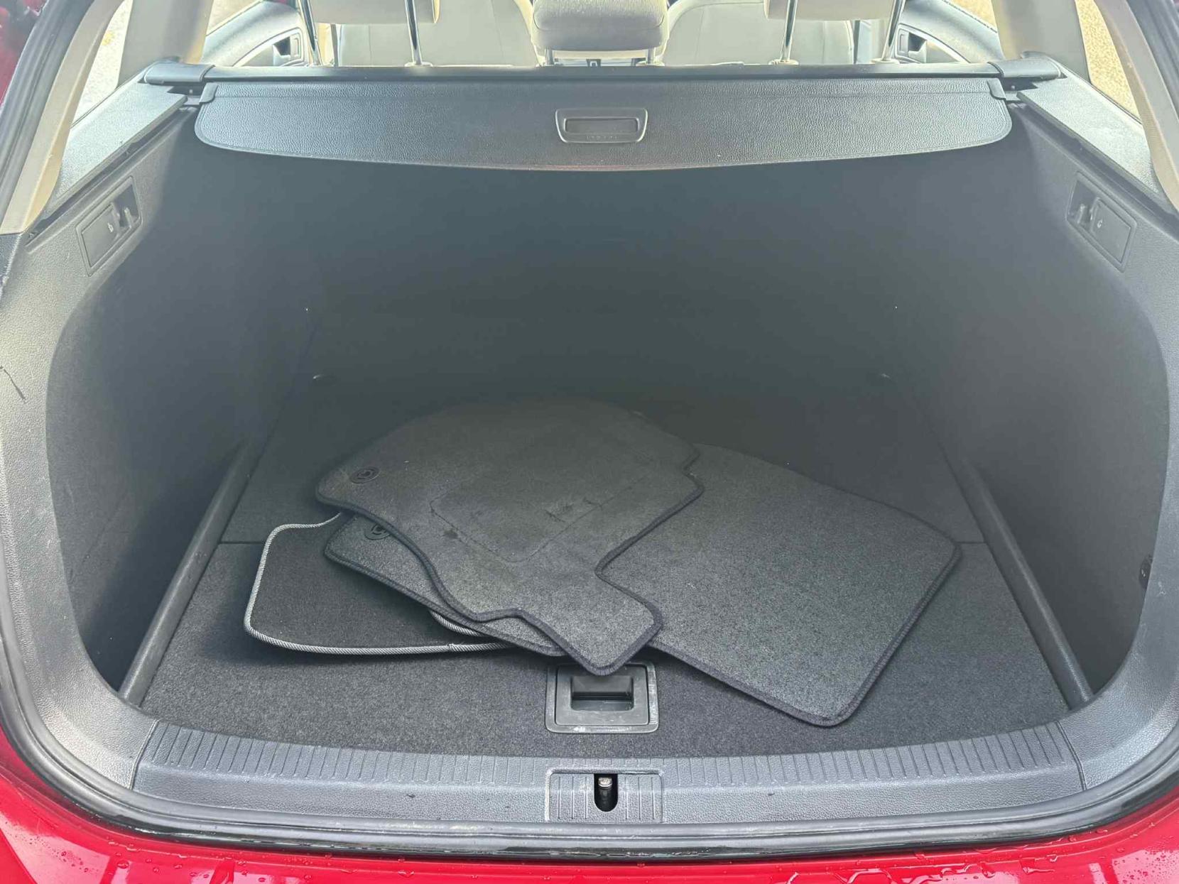 Volkswagen Golf 1.6 TDI BlueMotion Tech SE Estate 5dr Diesel Manual Euro 5 (s/s) (105 ps)