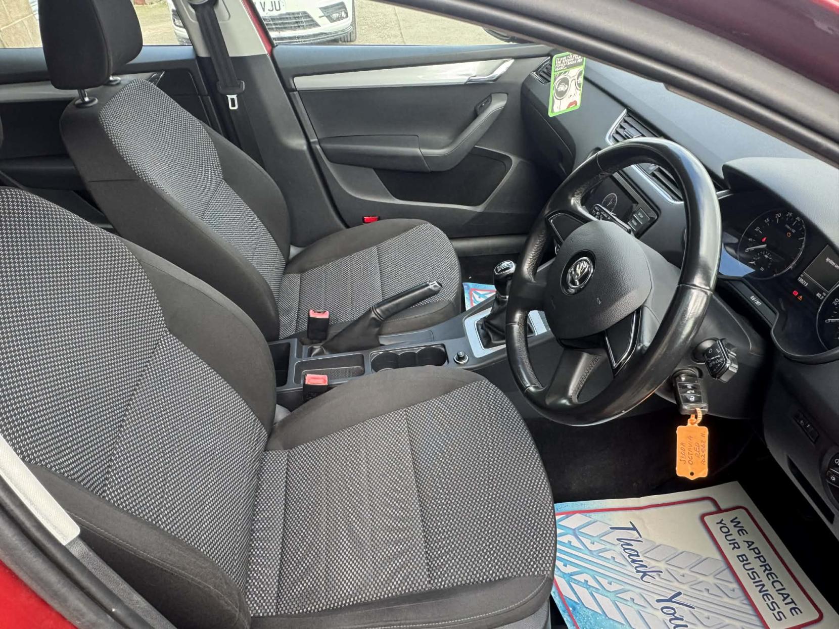 Skoda Octavia 2.0 TDI SE Estate 5dr Diesel Manual 4WD Euro 5 (s/s) (150 ps)