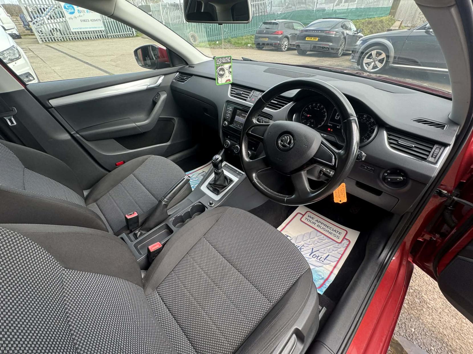 Skoda Octavia 2.0 TDI SE Estate 5dr Diesel Manual 4WD Euro 5 (s/s) (150 ps)