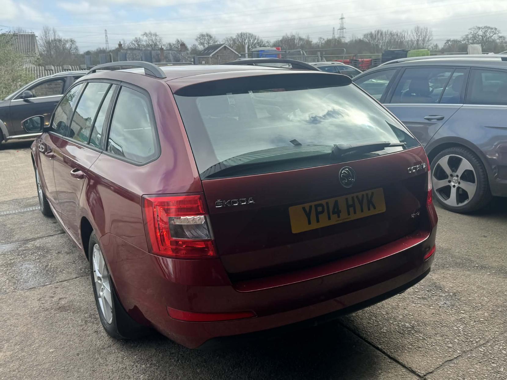 Skoda Octavia 2.0 TDI SE Estate 5dr Diesel Manual 4WD Euro 5 (s/s) (150 ps)