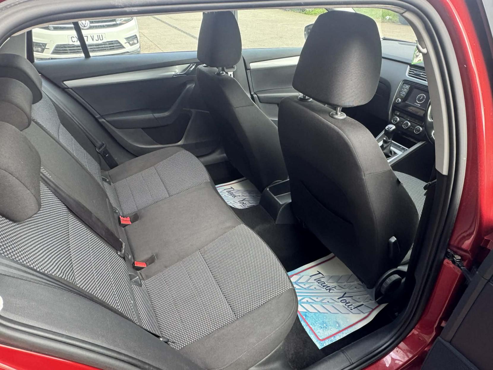 Skoda Octavia 2.0 TDI SE Estate 5dr Diesel Manual 4WD Euro 5 (s/s) (150 ps)