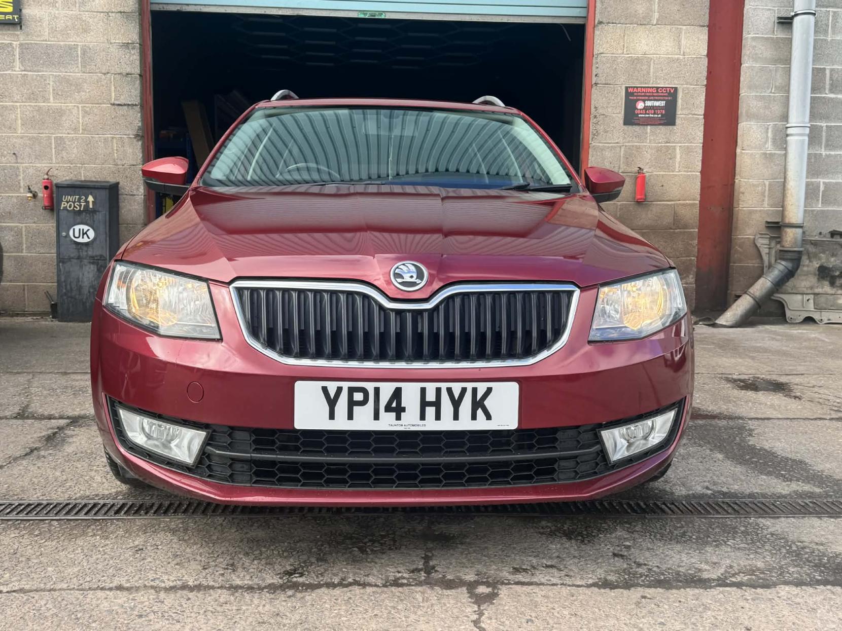 Skoda Octavia 2.0 TDI SE Estate 5dr Diesel Manual 4WD Euro 5 (s/s) (150 ps)