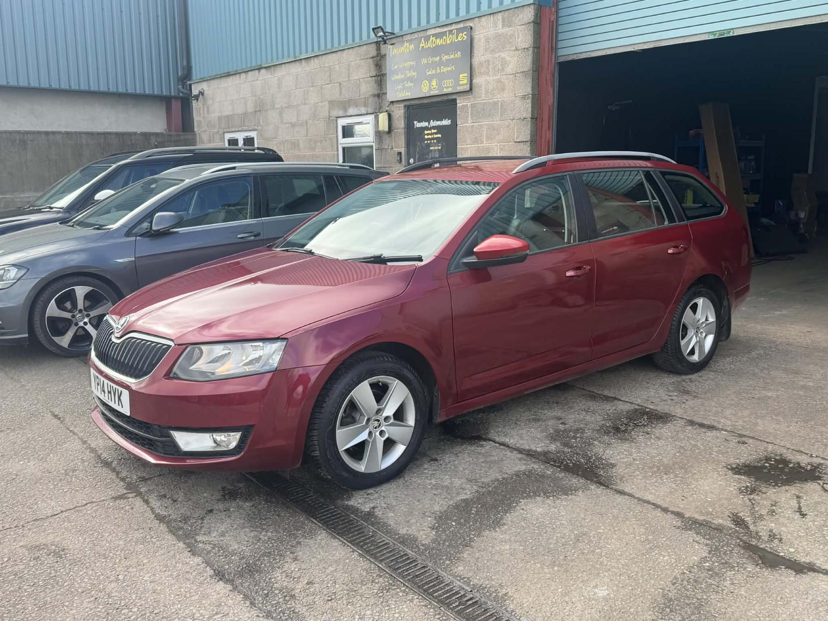Skoda Octavia 2.0 TDI SE Estate 5dr Diesel Manual 4WD Euro 5 (s/s) (150 ps)