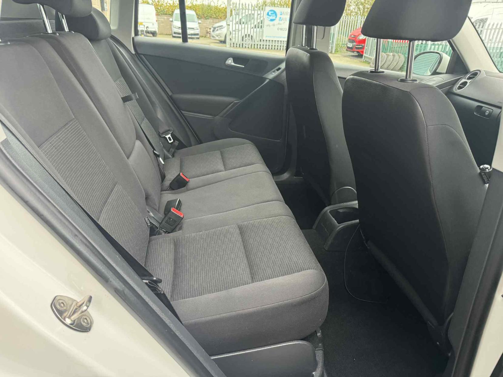 Volkswagen Tiguan 2.0 TDI BlueMotion Tech S SUV 5dr Diesel Manual 2WD Euro 5 (s/s) (110 ps)