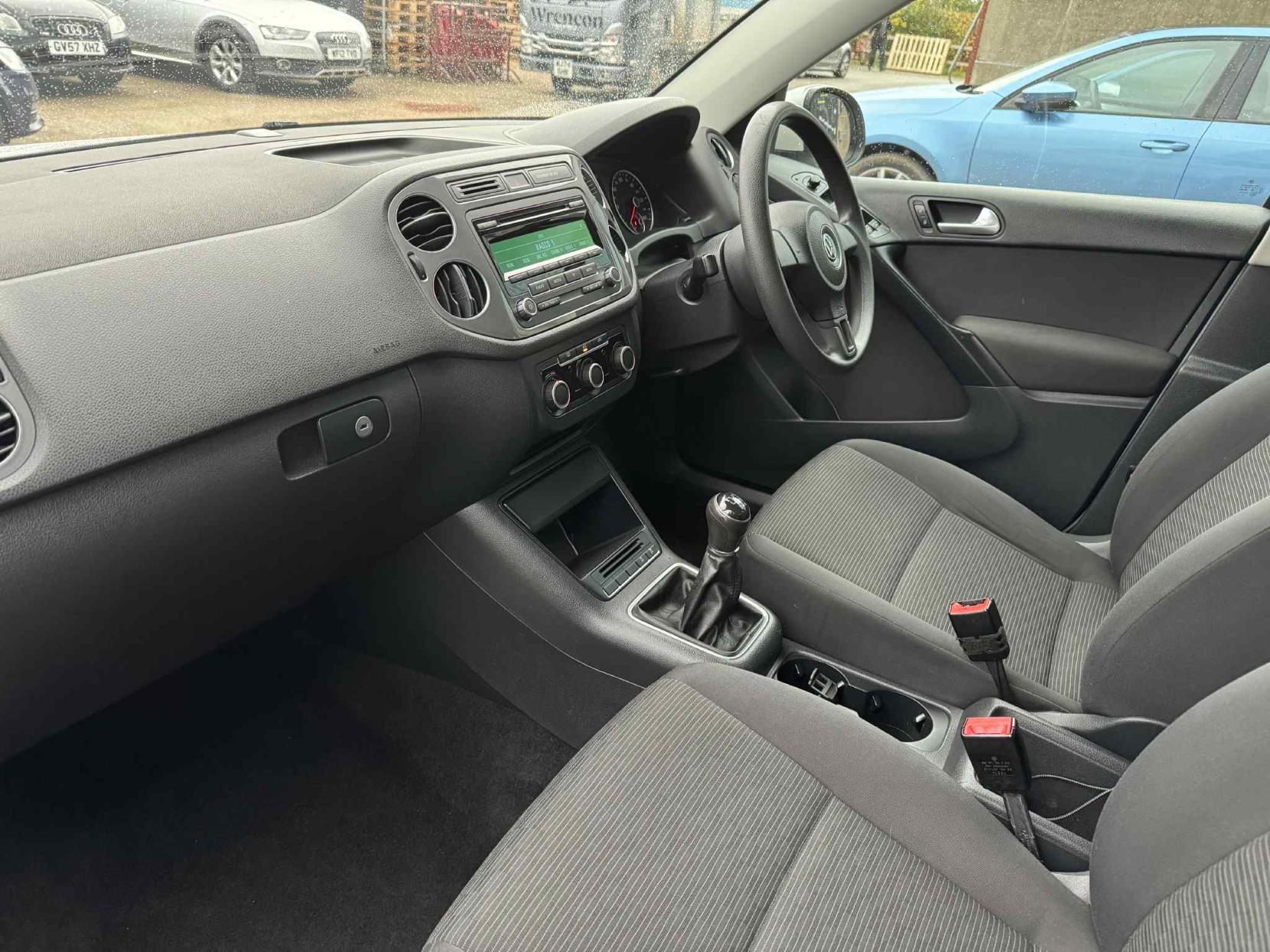 Volkswagen Tiguan 2.0 TDI BlueMotion Tech S SUV 5dr Diesel Manual 2WD Euro 5 (s/s) (110 ps)