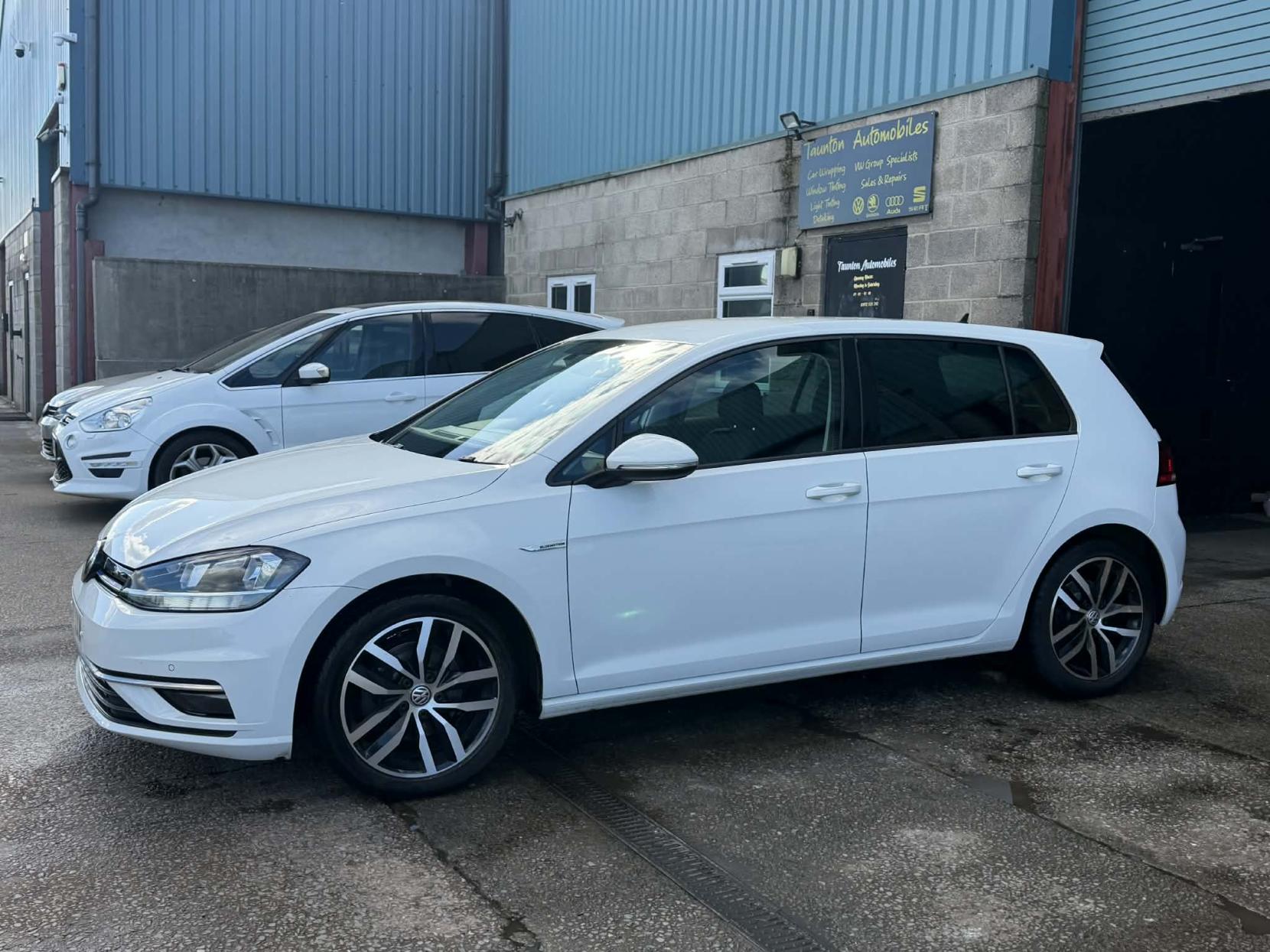 Volkswagen Golf 1.5 TSI EVO BlueMotion Tech SE Hatchback 5dr Petrol Manual Euro 6 (s/s) (130 ps)