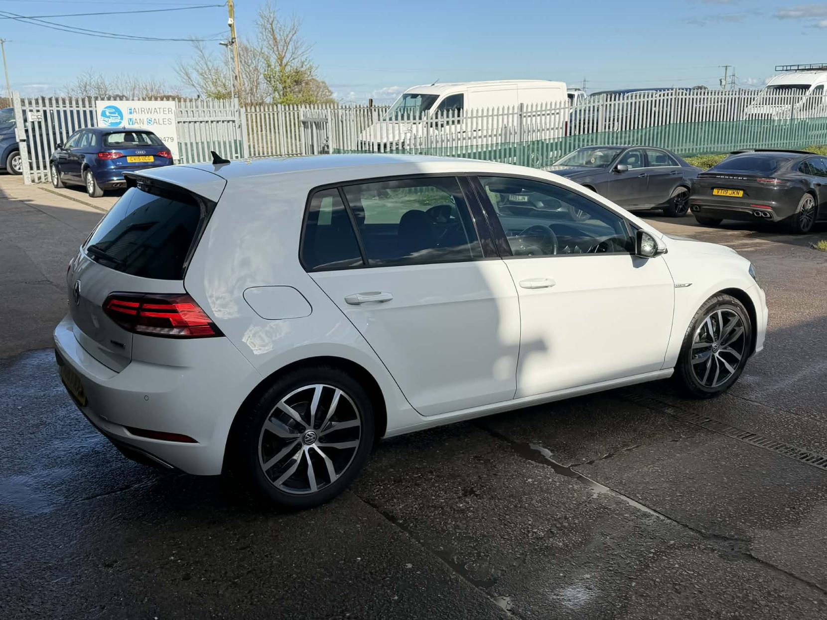 Volkswagen Golf 1.5 TSI EVO BlueMotion Tech SE Hatchback 5dr Petrol Manual Euro 6 (s/s) (130 ps)