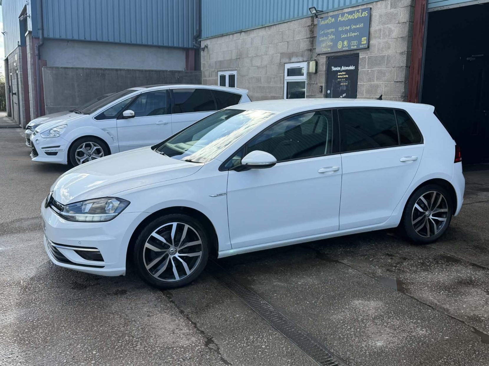 Volkswagen Golf 1.5 TSI EVO BlueMotion Tech SE Hatchback 5dr Petrol Manual Euro 6 (s/s) (130 ps)
