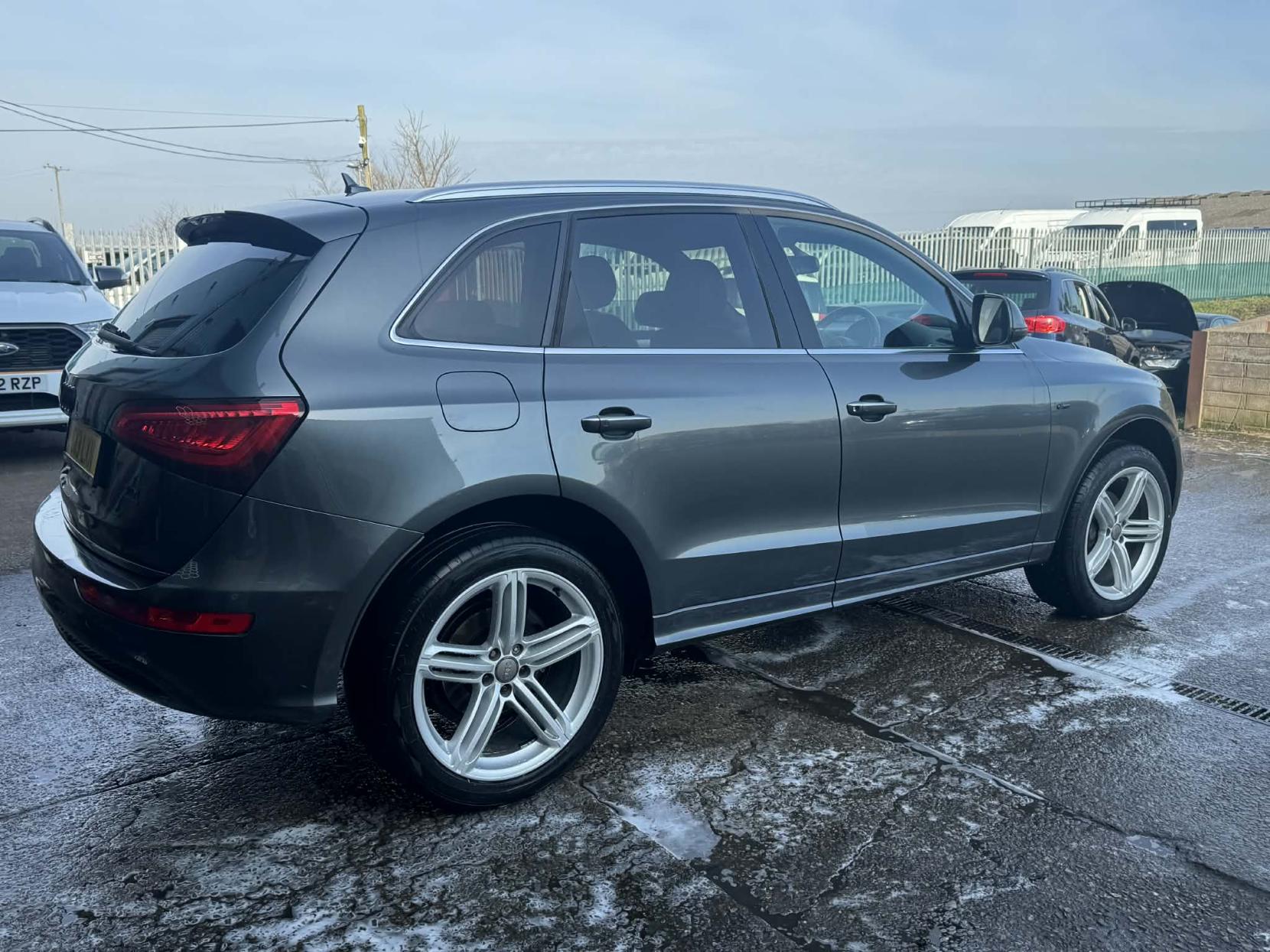 Audi Q5 2.0 TDI S line Plus SUV 5dr Diesel Manual quattro Euro 5 (s/s) (150 ps)