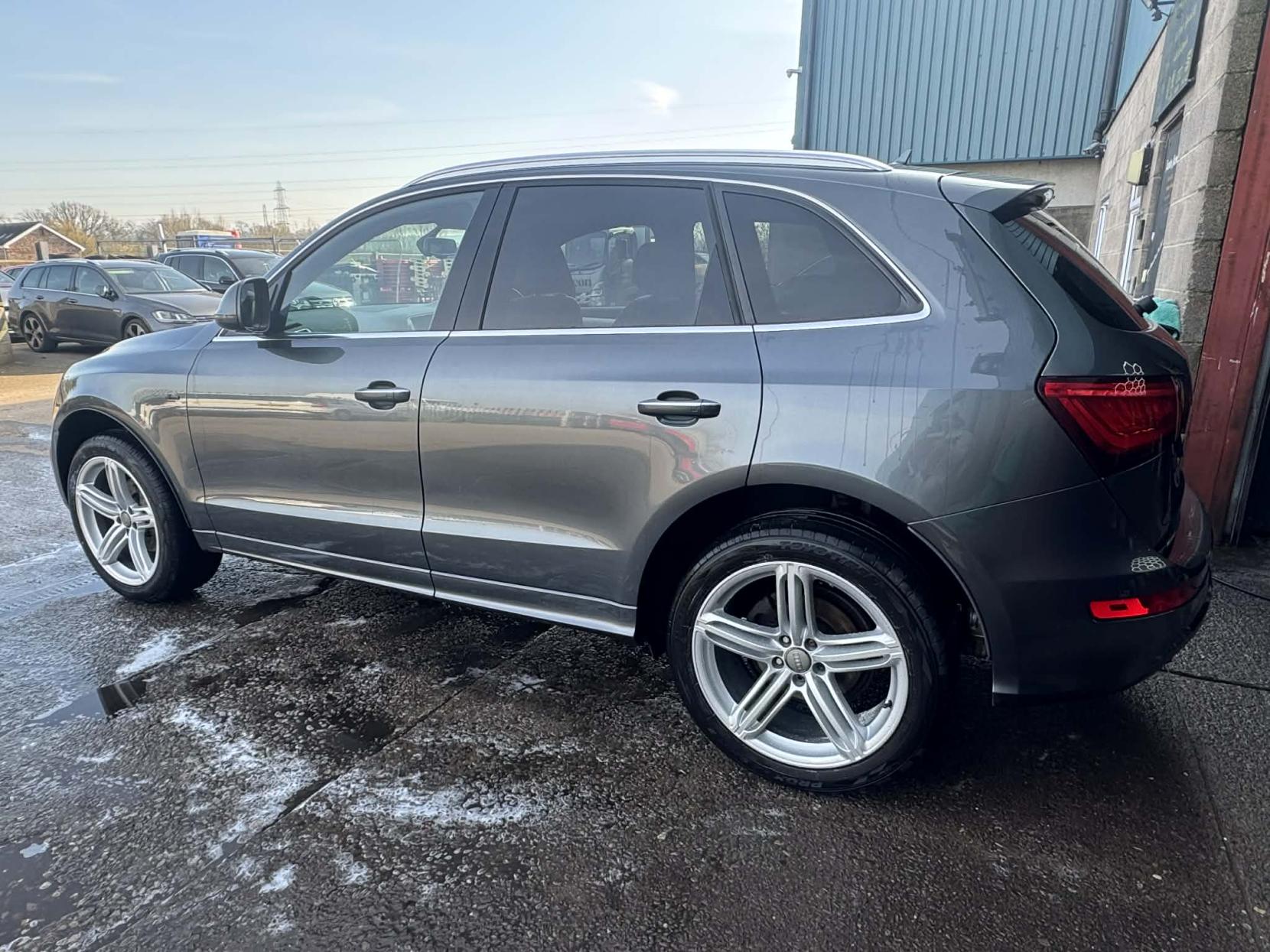 Audi Q5 2.0 TDI S line Plus SUV 5dr Diesel Manual quattro Euro 5 (s/s) (150 ps)