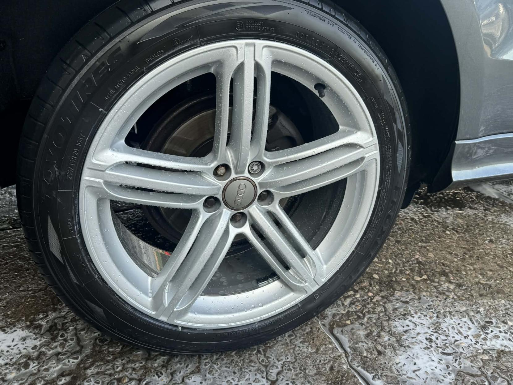 Audi Q5 2.0 TDI S line Plus SUV 5dr Diesel Manual quattro Euro 5 (s/s) (150 ps)