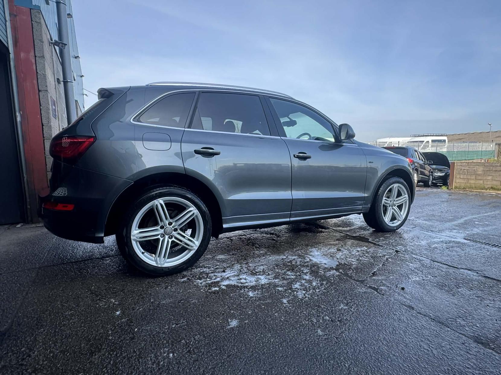 Audi Q5 2.0 TDI S line Plus SUV 5dr Diesel Manual quattro Euro 5 (s/s) (150 ps)