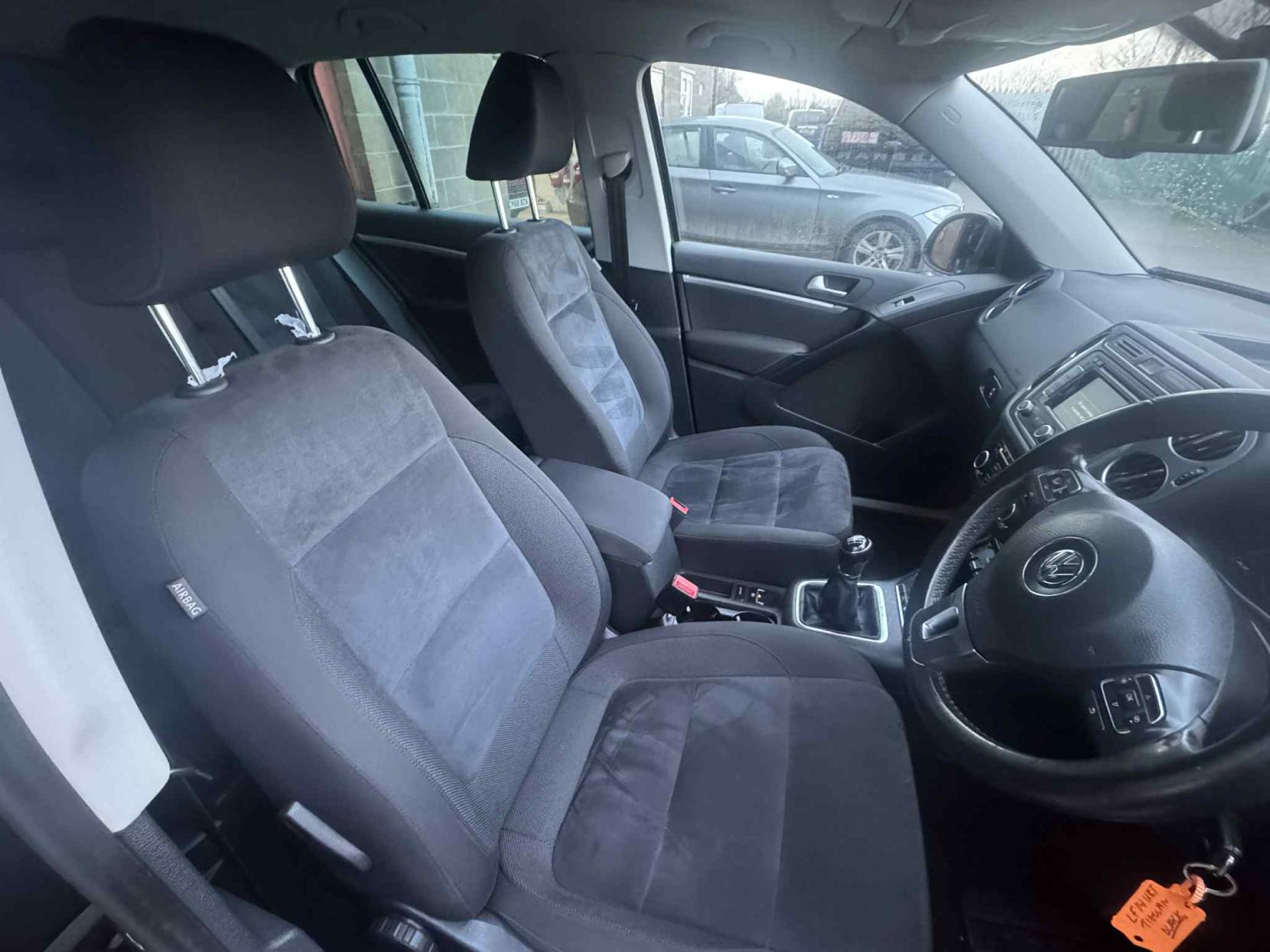 Volkswagen Tiguan 2.0 TDI BlueMotion Tech Match SUV 5dr Diesel Manual 4WD Euro 5 (s/s) (140 ps)