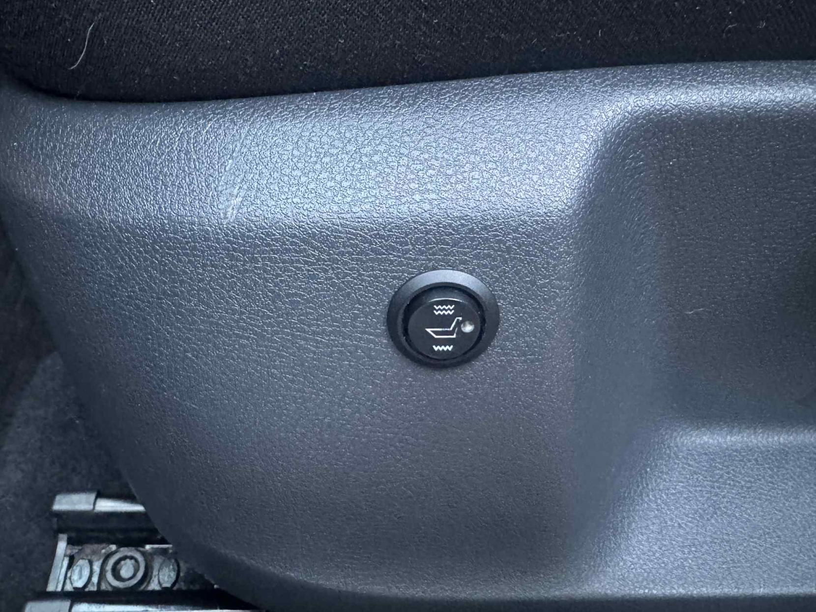 Volkswagen Tiguan 2.0 TDI BlueMotion Tech Match SUV 5dr Diesel Manual 4WD Euro 5 (s/s) (140 ps)