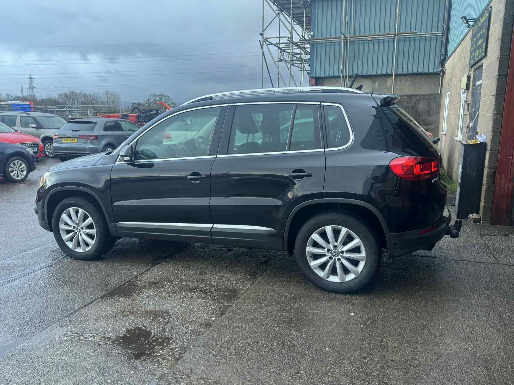 Volkswagen Tiguan 2.0 TDI BlueMotion Tech Match SUV 5dr Diesel Manual 4WD Euro 5 (s/s) (140 ps)