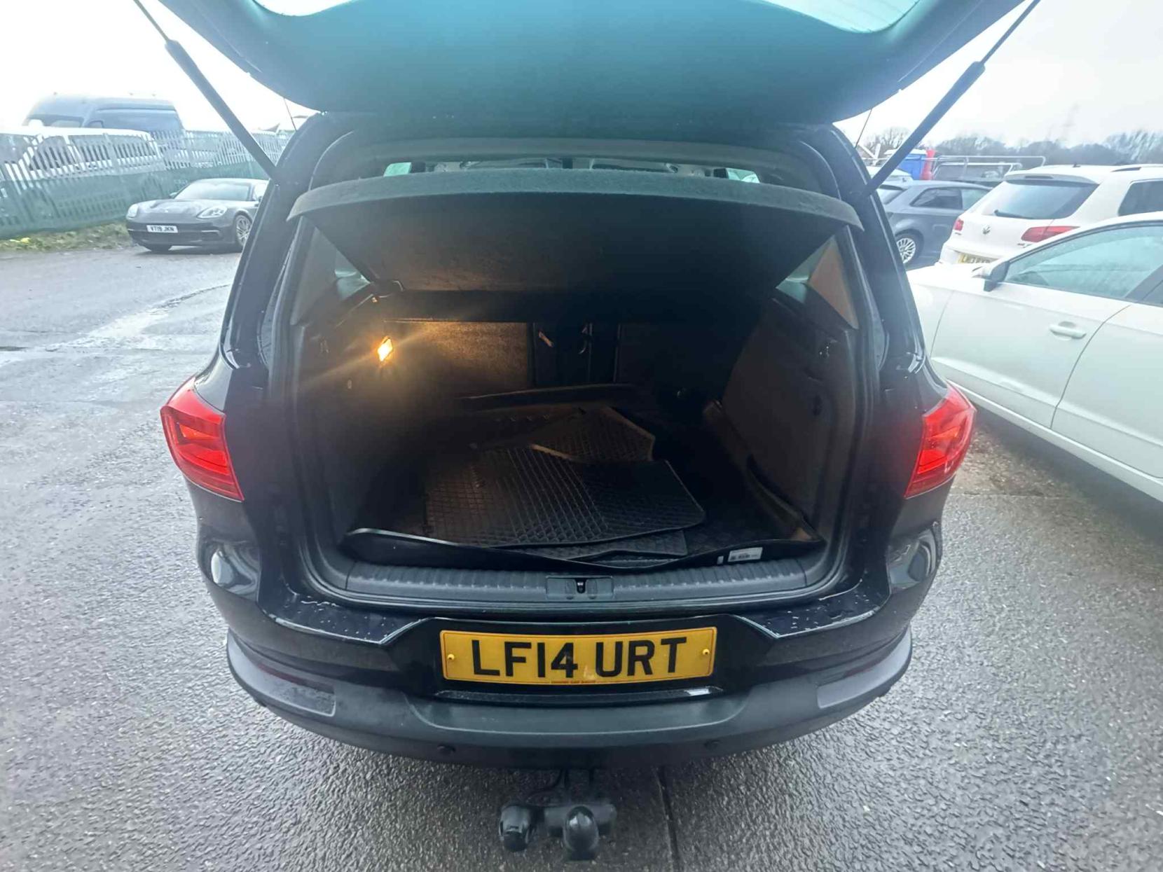 Volkswagen Tiguan 2.0 TDI BlueMotion Tech Match SUV 5dr Diesel Manual 4WD Euro 5 (s/s) (140 ps)