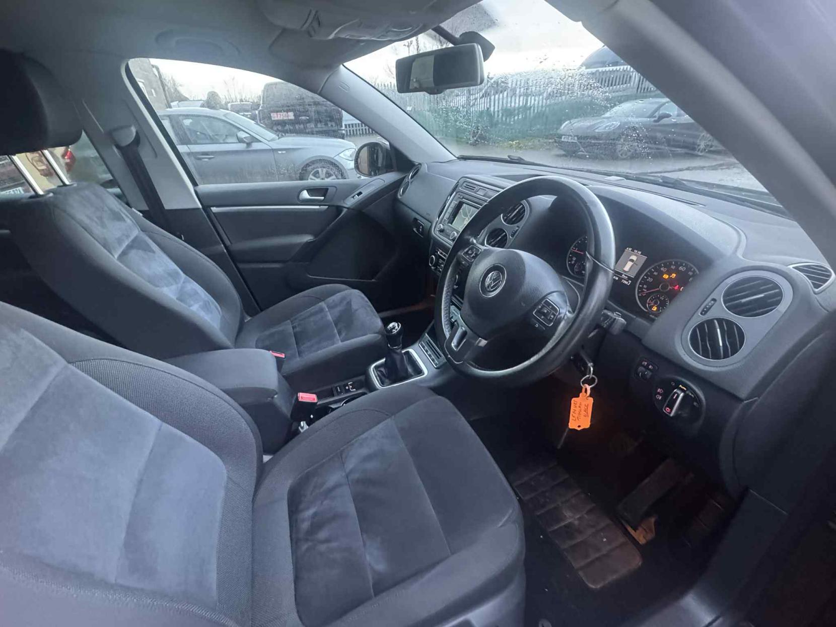 Volkswagen Tiguan 2.0 TDI BlueMotion Tech Match SUV 5dr Diesel Manual 4WD Euro 5 (s/s) (140 ps)