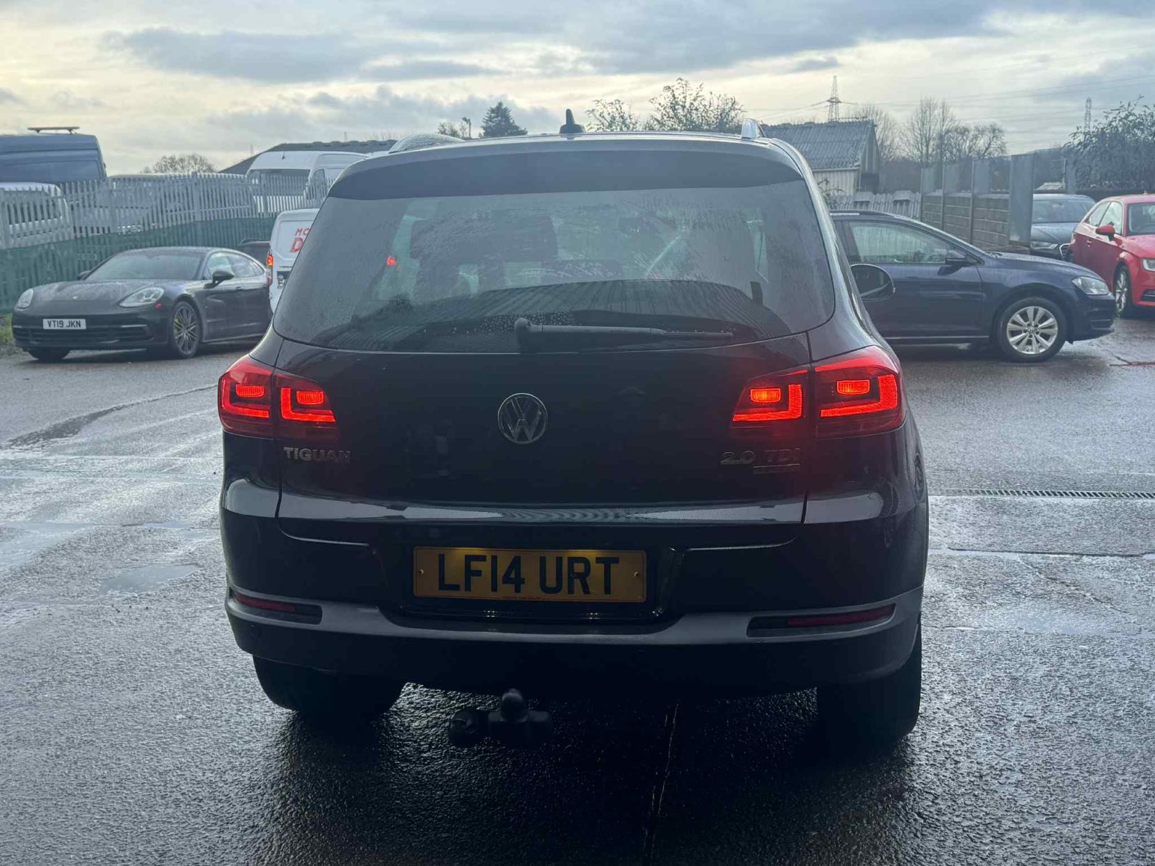 Volkswagen Tiguan 2.0 TDI BlueMotion Tech Match SUV 5dr Diesel Manual 4WD Euro 5 (s/s) (140 ps)