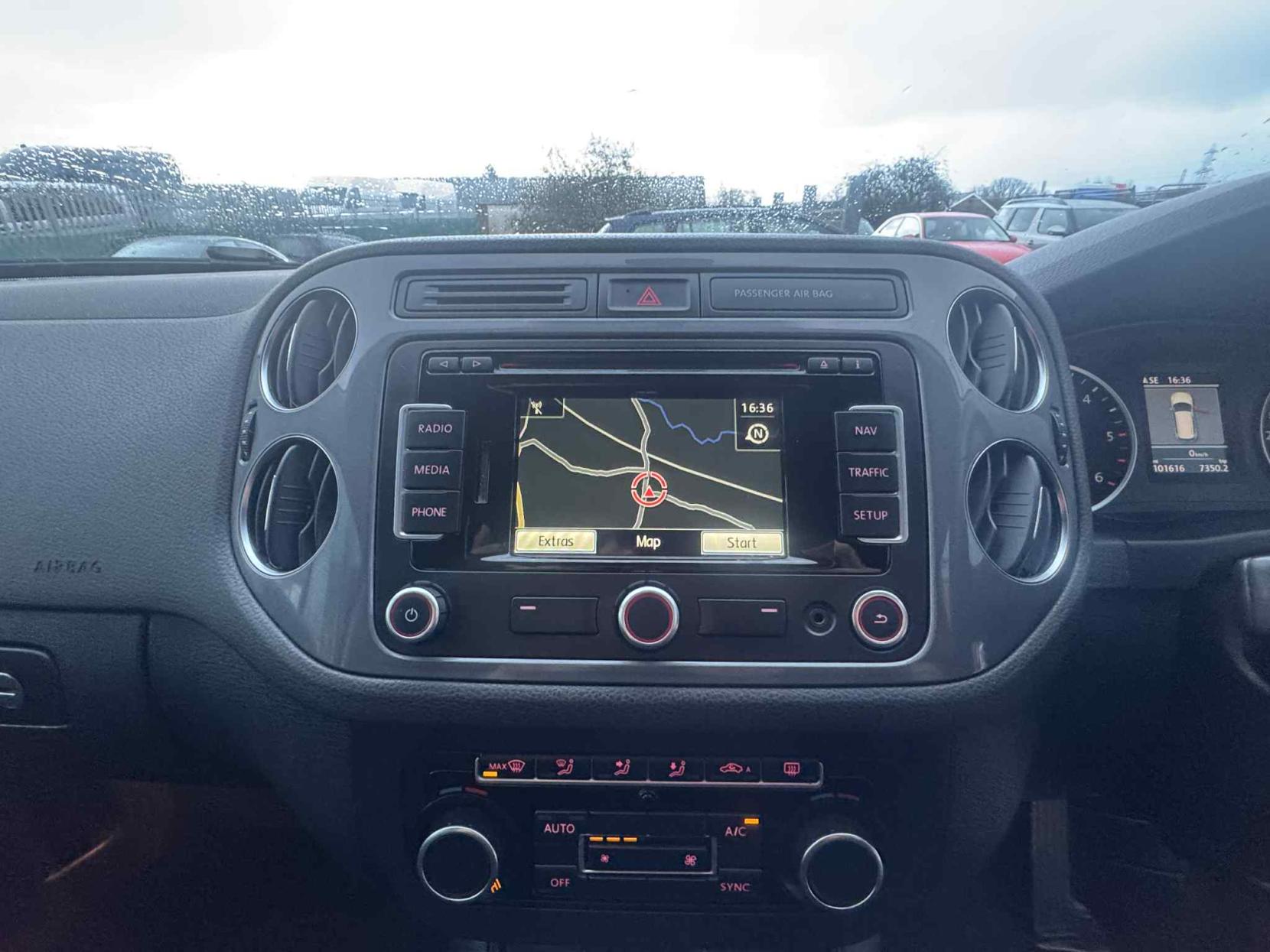 Volkswagen Tiguan 2.0 TDI BlueMotion Tech Match SUV 5dr Diesel Manual 4WD Euro 5 (s/s) (140 ps)