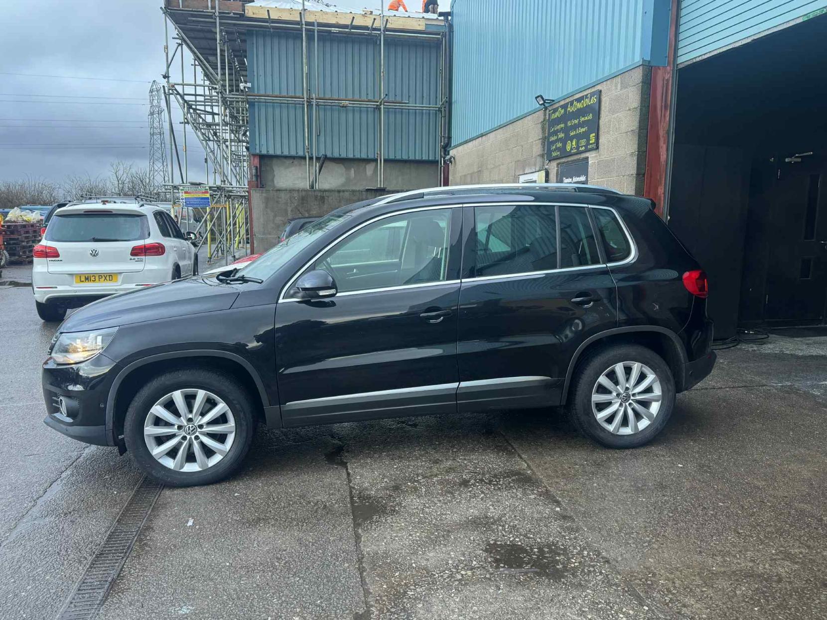 Volkswagen Tiguan 2.0 TDI BlueMotion Tech Match SUV 5dr Diesel Manual 4WD Euro 5 (s/s) (140 ps)