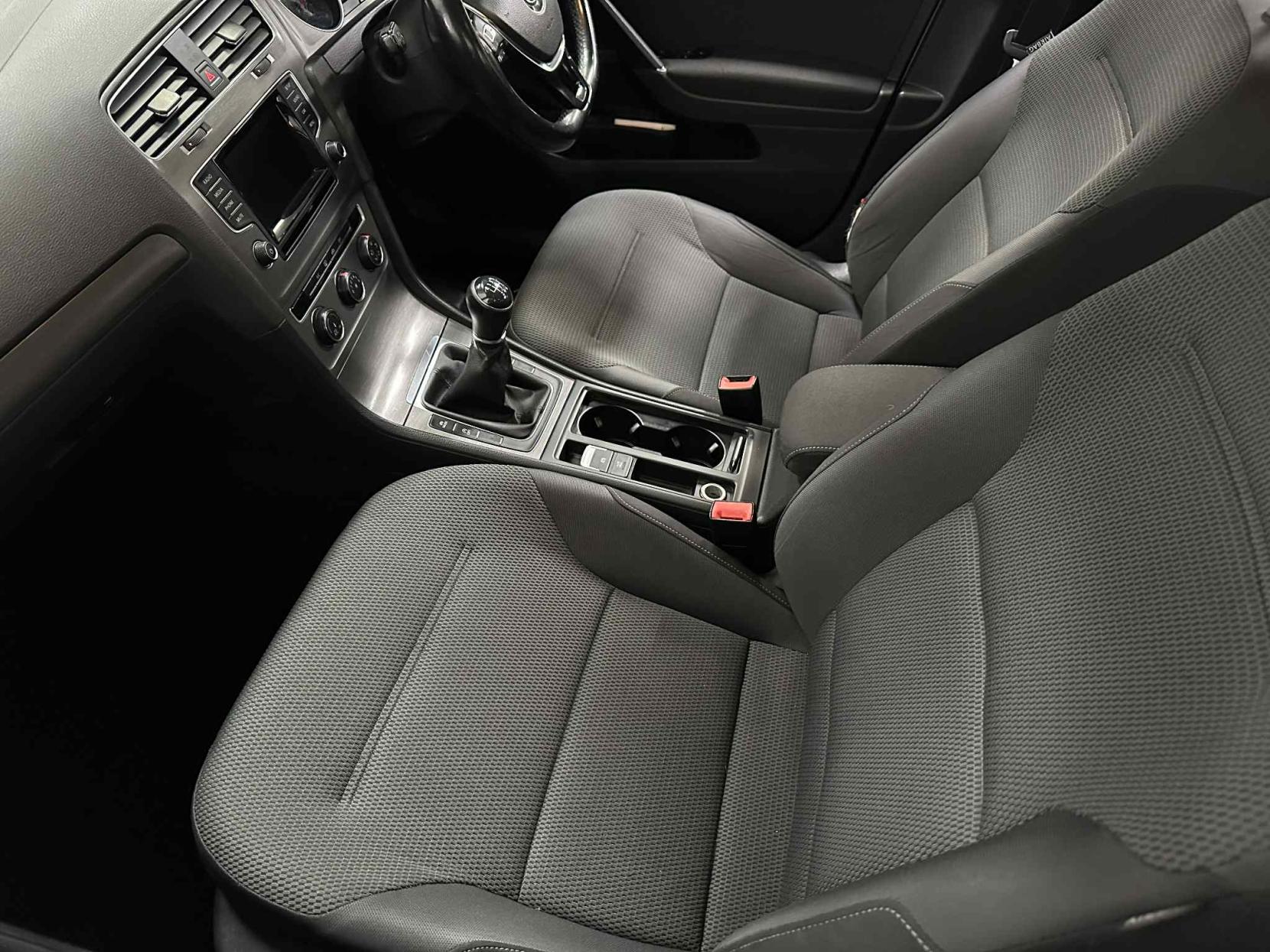 Volkswagen Golf 1.4 TSI BlueMotion Tech SE Hatchback 5dr Petrol Manual Euro 5 (s/s) (122 ps)