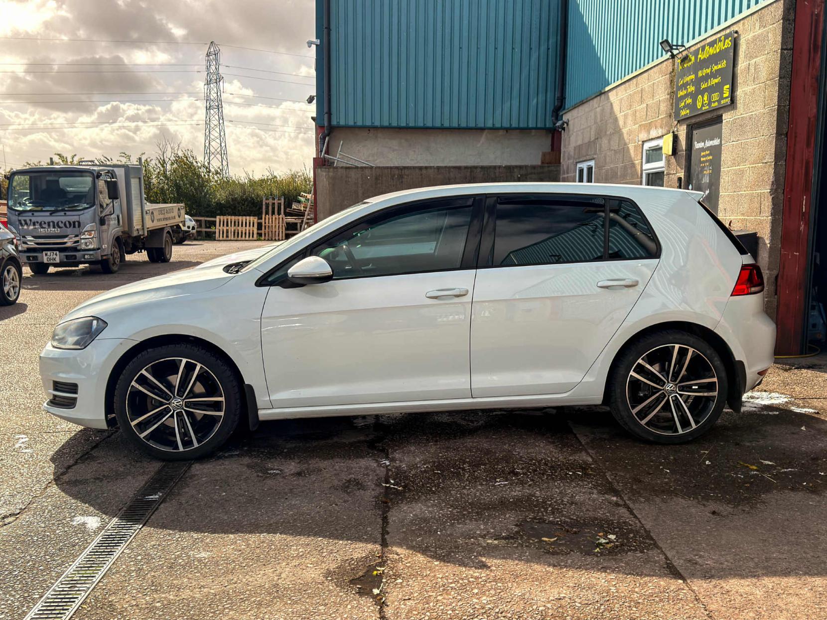 Volkswagen Golf 1.4 TSI BlueMotion Tech SE Hatchback 5dr Petrol Manual Euro 5 (s/s) (122 ps)