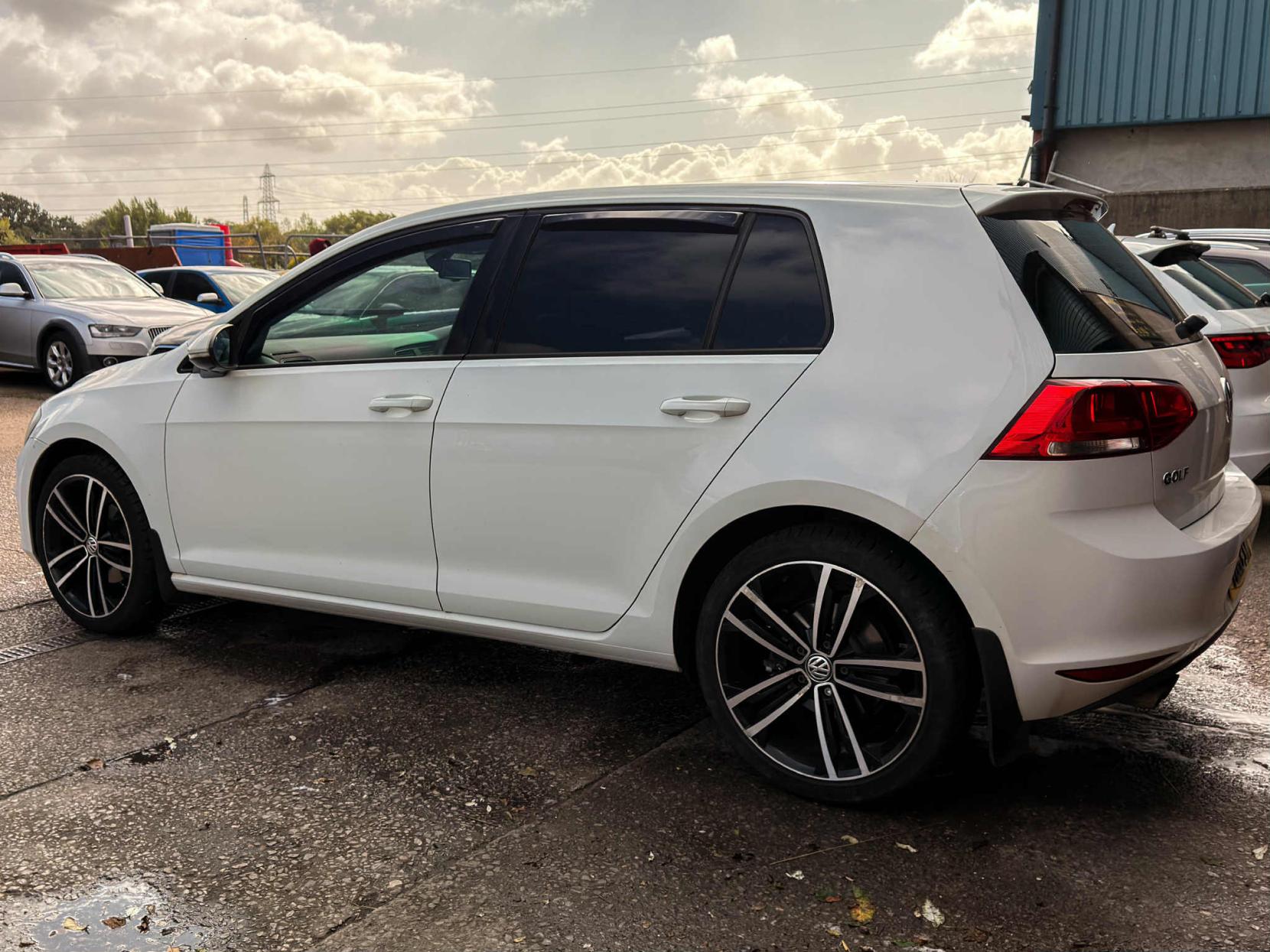 Volkswagen Golf 1.4 TSI BlueMotion Tech SE Hatchback 5dr Petrol Manual Euro 5 (s/s) (122 ps)