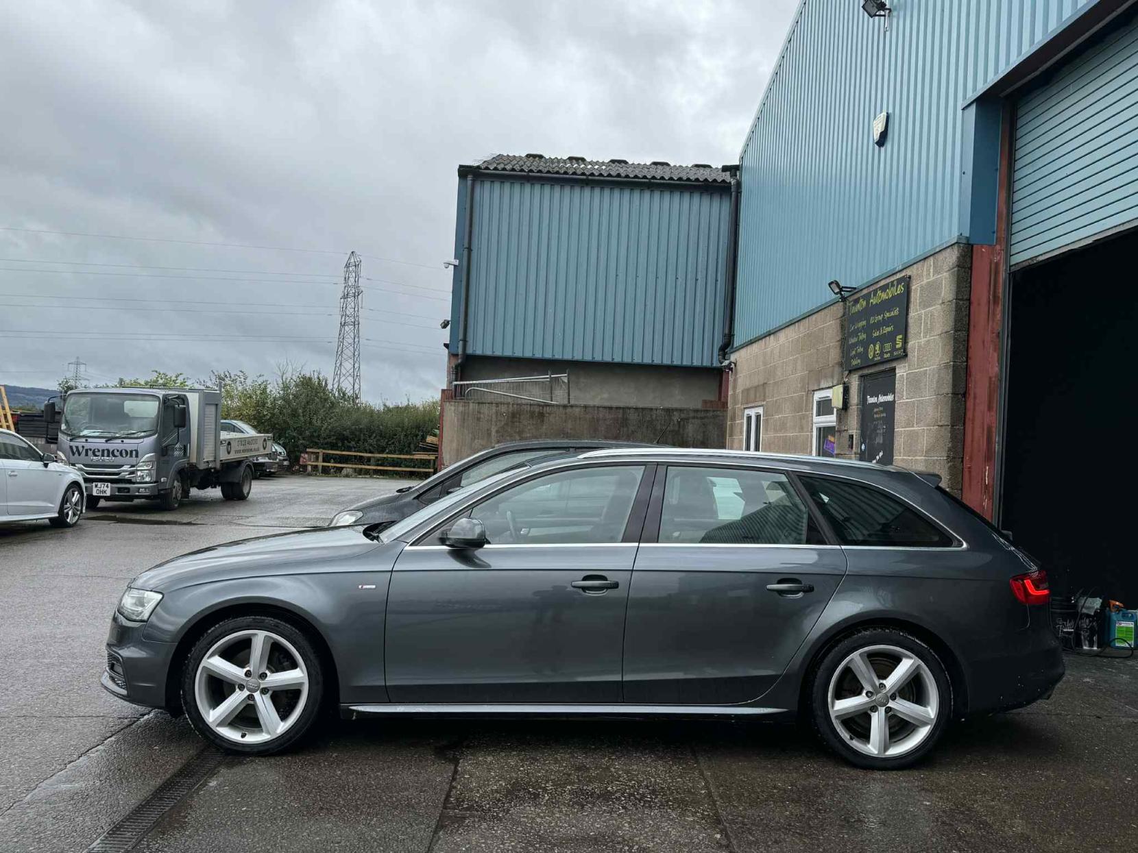 Audi A4 Avant 2.0 TDI S line Estate 5dr Diesel Manual Euro 5 (s/s) (143 ps)